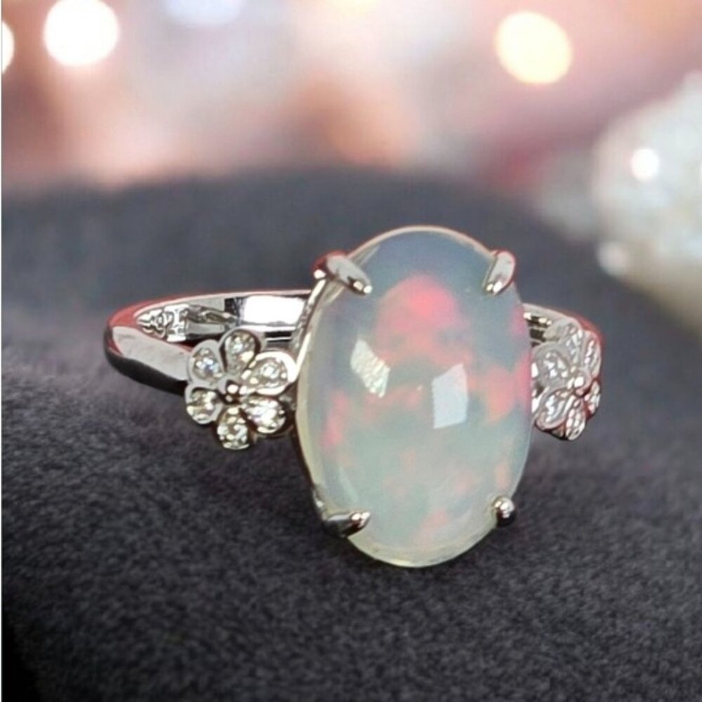 925 Sterling Silver Ring with Natural White Opal 1x1.4cm & Cz